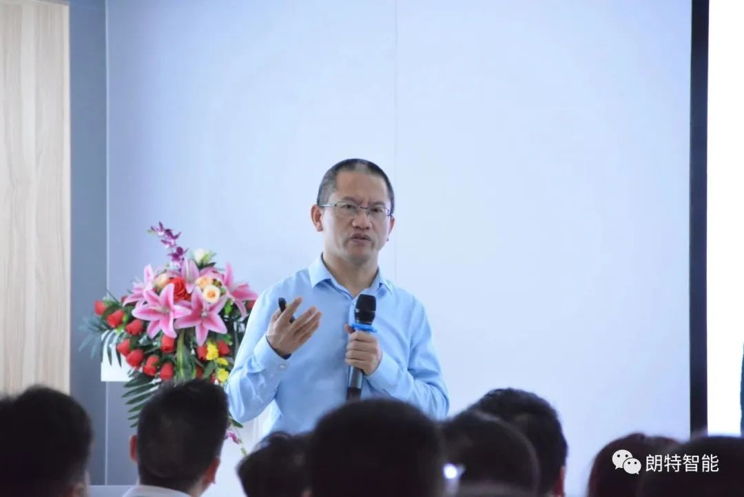 �������ʹ������ܣ�20����·������Ա���Ҹ���ͻ��Ҹ��Ĳ�и��Ӫ